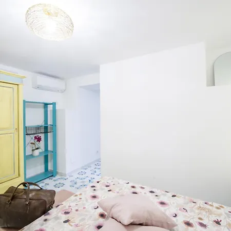 200mt From The Beach,parking Apartamento Praiano